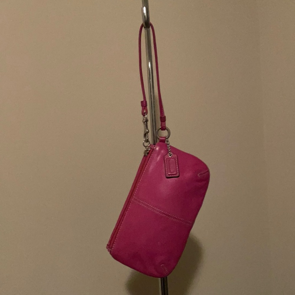 Coach wristlet - Picture 2 of 7